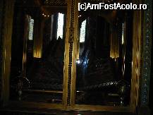 [P20] Evanghelia scrisa cu litere de aur de Regina Elisabeta » foto by mario 110
 - 
<span class="allrVoted glyphicon glyphicon-heart hidden" id="av49045"></span>
<a class="m-l-10 hidden" id="sv49045" onclick="voting_Foto_DelVot(,49045,4208)" role="button">șterge vot <span class="glyphicon glyphicon-remove"></span></a>
<a id="v949045" class=" c-red"  onclick="voting_Foto_SetVot(49045)" role="button"><span class="glyphicon glyphicon-heart-empty"></span> <b>LIKE</b> = Votează poza</a> <img class="hidden"  id="f49045W9" src="/imagini/loader.gif" border="0" /><span class="AjErrMes hidden" id="e49045ErM"></span>