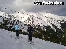 [P13] Partie foarte buna asigurata de tunurile de zapada , chiar daca in toata perioada in care am fost nu a nins in Bansko deloc.In imagine prietena mea buna impreuna cu 'curajosul ' meu sot , care desi nu practica schiatul de mult timp a coborat si pe partia Albert Tomba (partie cu bulina neagra adica dificila)!!! » foto by edith simon
 - 
<span class="allrVoted glyphicon glyphicon-heart hidden" id="av37442"></span>
<a class="m-l-10 hidden" id="sv37442" onclick="voting_Foto_DelVot(,37442,4279)" role="button">șterge vot <span class="glyphicon glyphicon-remove"></span></a>
<a id="v937442" class=" c-red"  onclick="voting_Foto_SetVot(37442)" role="button"><span class="glyphicon glyphicon-heart-empty"></span> <b>LIKE</b> = Votează poza</a> <img class="hidden"  id="f37442W9" src="/imagini/loader.gif" border="0" /><span class="AjErrMes hidden" id="e37442ErM"></span>