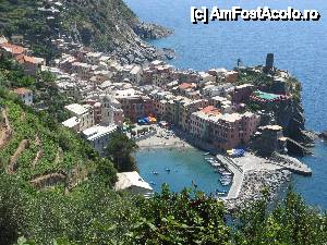 [P08] Vernazza vazuta de pe cararea montana » foto by vlado2
 - 
<span class="allrVoted glyphicon glyphicon-heart hidden" id="av456366"></span>
<a class="m-l-10 hidden" id="sv456366" onclick="voting_Foto_DelVot(,456366,4285)" role="button">șterge vot <span class="glyphicon glyphicon-remove"></span></a>
<a id="v9456366" class=" c-red"  onclick="voting_Foto_SetVot(456366)" role="button"><span class="glyphicon glyphicon-heart-empty"></span> <b>LIKE</b> = Votează poza</a> <img class="hidden"  id="f456366W9" src="/imagini/loader.gif" border="0" /><span class="AjErrMes hidden" id="e456366ErM"></span>