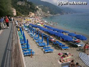 [P05] Plaja din Monterosso » foto by dianamea
 - 
<span class="allrVoted glyphicon glyphicon-heart hidden" id="av558121"></span>
<a class="m-l-10 hidden" id="sv558121" onclick="voting_Foto_DelVot(,558121,4285)" role="button">șterge vot <span class="glyphicon glyphicon-remove"></span></a>
<a id="v9558121" class=" c-red"  onclick="voting_Foto_SetVot(558121)" role="button"><span class="glyphicon glyphicon-heart-empty"></span> <b>LIKE</b> = Votează poza</a> <img class="hidden"  id="f558121W9" src="/imagini/loader.gif" border="0" /><span class="AjErrMes hidden" id="e558121ErM"></span>