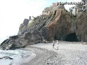 [P07] Plaja din Vernazza » foto by dianamea
 - 
<span class="allrVoted glyphicon glyphicon-heart hidden" id="av558123"></span>
<a class="m-l-10 hidden" id="sv558123" onclick="voting_Foto_DelVot(,558123,4285)" role="button">șterge vot <span class="glyphicon glyphicon-remove"></span></a>
<a id="v9558123" class=" c-red"  onclick="voting_Foto_SetVot(558123)" role="button"><span class="glyphicon glyphicon-heart-empty"></span> <b>LIKE</b> = Votează poza</a> <img class="hidden"  id="f558123W9" src="/imagini/loader.gif" border="0" /><span class="AjErrMes hidden" id="e558123ErM"></span>