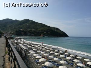 [P01] Plaja din Levanto; în goana... cailor-putere! ; în față, departe, trebuia să ajungem pentru îmbarcarea spre Cinque Terre » foto by crismis
 - 
<span class="allrVoted glyphicon glyphicon-heart hidden" id="av934180"></span>
<a class="m-l-10 hidden" id="sv934180" onclick="voting_Foto_DelVot(,934180,4285)" role="button">șterge vot <span class="glyphicon glyphicon-remove"></span></a>
<a id="v9934180" class=" c-red"  onclick="voting_Foto_SetVot(934180)" role="button"><span class="glyphicon glyphicon-heart-empty"></span> <b>LIKE</b> = Votează poza</a> <img class="hidden"  id="f934180W9" src="/imagini/loader.gif" border="0" /><span class="AjErrMes hidden" id="e934180ErM"></span>