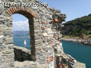 [P49] Vedere către superbul Golfo dei Poeti de pe micuța terasă a Basilicii San Pietro, Portovenere » foto by crismis
 - 
<span class="allrVoted glyphicon glyphicon-heart hidden" id="av934266"></span>
<a class="m-l-10 hidden" id="sv934266" onclick="voting_Foto_DelVot(,934266,4285)" role="button">șterge vot <span class="glyphicon glyphicon-remove"></span></a>
<a id="v9934266" class=" c-red"  onclick="voting_Foto_SetVot(934266)" role="button"><span class="glyphicon glyphicon-heart-empty"></span> <b>LIKE</b> = Votează poza</a> <img class="hidden"  id="f934266W9" src="/imagini/loader.gif" border="0" /><span class="AjErrMes hidden" id="e934266ErM"></span>