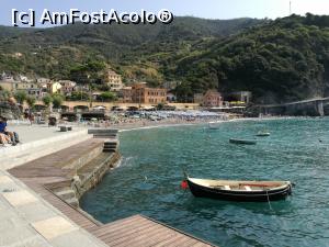 [P05] Monterosso al Mare, vedere spre plaja din dreapta de pe digul pe care ne-a lăsat vaporașul » foto by crismis
 - 
<span class="allrVoted glyphicon glyphicon-heart hidden" id="av934191"></span>
<a class="m-l-10 hidden" id="sv934191" onclick="voting_Foto_DelVot(,934191,4285)" role="button">șterge vot <span class="glyphicon glyphicon-remove"></span></a>
<a id="v9934191" class=" c-red"  onclick="voting_Foto_SetVot(934191)" role="button"><span class="glyphicon glyphicon-heart-empty"></span> <b>LIKE</b> = Votează poza</a> <img class="hidden"  id="f934191W9" src="/imagini/loader.gif" border="0" /><span class="AjErrMes hidden" id="e934191ErM"></span>