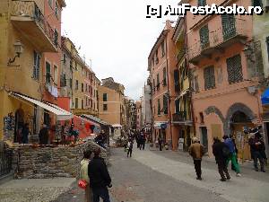 [P17] Via Roma - strada principala din Vernazza » foto by BOGDAN DSN
 - 
<span class="allrVoted glyphicon glyphicon-heart hidden" id="av494128"></span>
<a class="m-l-10 hidden" id="sv494128" onclick="voting_Foto_DelVot(,494128,4285)" role="button">șterge vot <span class="glyphicon glyphicon-remove"></span></a>
<a id="v9494128" class=" c-red"  onclick="voting_Foto_SetVot(494128)" role="button"><span class="glyphicon glyphicon-heart-empty"></span> <b>LIKE</b> = Votează poza</a> <img class="hidden"  id="f494128W9" src="/imagini/loader.gif" border="0" /><span class="AjErrMes hidden" id="e494128ErM"></span>