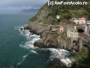 [P02] Riomaggiore - in dreapta este gara, in centru Via dell'Amore » foto by BOGDAN DSN
 - 
<span class="allrVoted glyphicon glyphicon-heart hidden" id="av494113"></span>
<a class="m-l-10 hidden" id="sv494113" onclick="voting_Foto_DelVot(,494113,4285)" role="button">șterge vot <span class="glyphicon glyphicon-remove"></span></a>
<a id="v9494113" class=" c-red"  onclick="voting_Foto_SetVot(494113)" role="button"><span class="glyphicon glyphicon-heart-empty"></span> <b>LIKE</b> = Votează poza</a> <img class="hidden"  id="f494113W9" src="/imagini/loader.gif" border="0" /><span class="AjErrMes hidden" id="e494113ErM"></span>