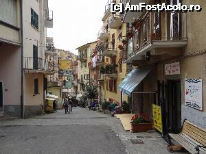 [P07] Manarola - in dreapta este gelateria recomandata in articol » foto by BOGDAN DSN
 - 
<span class="allrVoted glyphicon glyphicon-heart hidden" id="av494118"></span>
<a class="m-l-10 hidden" id="sv494118" onclick="voting_Foto_DelVot(,494118,4285)" role="button">șterge vot <span class="glyphicon glyphicon-remove"></span></a>
<a id="v9494118" class=" c-red"  onclick="voting_Foto_SetVot(494118)" role="button"><span class="glyphicon glyphicon-heart-empty"></span> <b>LIKE</b> = Votează poza</a> <img class="hidden"  id="f494118W9" src="/imagini/loader.gif" border="0" /><span class="AjErrMes hidden" id="e494118ErM"></span>