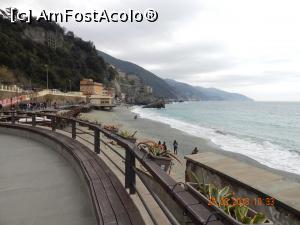 [P02] Plaja și faleza din Monterosso.  » foto by Aurici
 - 
<span class="allrVoted glyphicon glyphicon-heart hidden" id="av967084"></span>
<a class="m-l-10 hidden" id="sv967084" onclick="voting_Foto_DelVot(,967084,4285)" role="button">șterge vot <span class="glyphicon glyphicon-remove"></span></a>
<a id="v9967084" class=" c-red"  onclick="voting_Foto_SetVot(967084)" role="button"><span class="glyphicon glyphicon-heart-empty"></span> <b>LIKE</b> = Votează poza</a> <img class="hidden"  id="f967084W9" src="/imagini/loader.gif" border="0" /><span class="AjErrMes hidden" id="e967084ErM"></span>