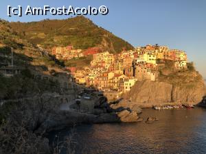 [P38] Manarola - soarele saruta marea la apus iar casele sunt tot mai spectaculoase » foto by mishu
 - 
<span class="allrVoted glyphicon glyphicon-heart hidden" id="av1290473"></span>
<a class="m-l-10 hidden" id="sv1290473" onclick="voting_Foto_DelVot(,1290473,4285)" role="button">șterge vot <span class="glyphicon glyphicon-remove"></span></a>
<a id="v91290473" class=" c-red"  onclick="voting_Foto_SetVot(1290473)" role="button"><span class="glyphicon glyphicon-heart-empty"></span> <b>LIKE</b> = Votează poza</a> <img class="hidden"  id="f1290473W9" src="/imagini/loader.gif" border="0" /><span class="AjErrMes hidden" id="e1290473ErM"></span>