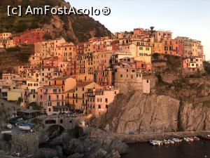 [P40] Manarola - soarele saruta marea la apus iar casele sunt tot mai spectaculoase » foto by mishu
 - 
<span class="allrVoted glyphicon glyphicon-heart hidden" id="av1290475"></span>
<a class="m-l-10 hidden" id="sv1290475" onclick="voting_Foto_DelVot(,1290475,4285)" role="button">șterge vot <span class="glyphicon glyphicon-remove"></span></a>
<a id="v91290475" class=" c-red"  onclick="voting_Foto_SetVot(1290475)" role="button"><span class="glyphicon glyphicon-heart-empty"></span> <b>LIKE</b> = Votează poza</a> <img class="hidden"  id="f1290475W9" src="/imagini/loader.gif" border="0" /><span class="AjErrMes hidden" id="e1290475ErM"></span>