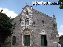 [P20] porto venere : in fata bisericii era o piateta unde ne-am odihnit cateva min ascultand un locatar cantand la saxofon » foto by rrr2009
 - 
<span class="allrVoted glyphicon glyphicon-heart hidden" id="av107968"></span>
<a class="m-l-10 hidden" id="sv107968" onclick="voting_Foto_DelVot(,107968,4285)" role="button">șterge vot <span class="glyphicon glyphicon-remove"></span></a>
<a id="v9107968" class=" c-red"  onclick="voting_Foto_SetVot(107968)" role="button"><span class="glyphicon glyphicon-heart-empty"></span> <b>LIKE</b> = Votează poza</a> <img class="hidden"  id="f107968W9" src="/imagini/loader.gif" border="0" /><span class="AjErrMes hidden" id="e107968ErM"></span>