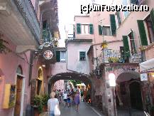 [P06] strada in monterosso » foto by rrr2009
 - 
<span class="allrVoted glyphicon glyphicon-heart hidden" id="av106987"></span>
<a class="m-l-10 hidden" id="sv106987" onclick="voting_Foto_DelVot(,106987,4285)" role="button">șterge vot <span class="glyphicon glyphicon-remove"></span></a>
<a id="v9106987" class=" c-red"  onclick="voting_Foto_SetVot(106987)" role="button"><span class="glyphicon glyphicon-heart-empty"></span> <b>LIKE</b> = Votează poza</a> <img class="hidden"  id="f106987W9" src="/imagini/loader.gif" border="0" /><span class="AjErrMes hidden" id="e106987ErM"></span>