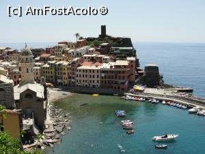 [P10] Vernazza, văzută de pe poteca spre Monterosso » foto by RoxanaGRS
 - 
<span class="allrVoted glyphicon glyphicon-heart hidden" id="av849361"></span>
<a class="m-l-10 hidden" id="sv849361" onclick="voting_Foto_DelVot(,849361,4285)" role="button">șterge vot <span class="glyphicon glyphicon-remove"></span></a>
<a id="v9849361" class=" c-red"  onclick="voting_Foto_SetVot(849361)" role="button"><span class="glyphicon glyphicon-heart-empty"></span> <b>LIKE</b> = Votează poza</a> <img class="hidden"  id="f849361W9" src="/imagini/loader.gif" border="0" /><span class="AjErrMes hidden" id="e849361ErM"></span>