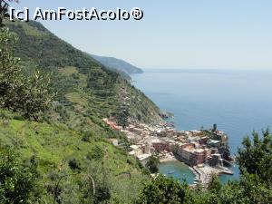 [P11] Tot Vernazza, văzută mai de sus » foto by RoxanaGRS
 - 
<span class="allrVoted glyphicon glyphicon-heart hidden" id="av849362"></span>
<a class="m-l-10 hidden" id="sv849362" onclick="voting_Foto_DelVot(,849362,4285)" role="button">șterge vot <span class="glyphicon glyphicon-remove"></span></a>
<a id="v9849362" class=" c-red"  onclick="voting_Foto_SetVot(849362)" role="button"><span class="glyphicon glyphicon-heart-empty"></span> <b>LIKE</b> = Votează poza</a> <img class="hidden"  id="f849362W9" src="/imagini/loader.gif" border="0" /><span class="AjErrMes hidden" id="e849362ErM"></span>