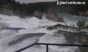 P18 [JUL-2014] Cascada văzută de pe ultima platformă-belvedere. Cascada Rinului, Neuhausen, cantonul Schaffhausen, Elveția. 