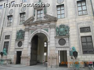 [P13] Palatul Residenz » foto by lilianaooo
 - 
<span class="allrVoted glyphicon glyphicon-heart hidden" id="av772353"></span>
<a class="m-l-10 hidden" id="sv772353" onclick="voting_Foto_DelVot(,772353,4310)" role="button">șterge vot <span class="glyphicon glyphicon-remove"></span></a>
<a id="v9772353" class=" c-red"  onclick="voting_Foto_SetVot(772353)" role="button"><span class="glyphicon glyphicon-heart-empty"></span> <b>LIKE</b> = Votează poza</a> <img class="hidden"  id="f772353W9" src="/imagini/loader.gif" border="0" /><span class="AjErrMes hidden" id="e772353ErM"></span>