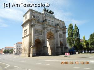 [P26] Siegestor » foto by lilianaooo
 - 
<span class="allrVoted glyphicon glyphicon-heart hidden" id="av772366"></span>
<a class="m-l-10 hidden" id="sv772366" onclick="voting_Foto_DelVot(,772366,4310)" role="button">șterge vot <span class="glyphicon glyphicon-remove"></span></a>
<a id="v9772366" class=" c-red"  onclick="voting_Foto_SetVot(772366)" role="button"><span class="glyphicon glyphicon-heart-empty"></span> <b>LIKE</b> = Votează poza</a> <img class="hidden"  id="f772366W9" src="/imagini/loader.gif" border="0" /><span class="AjErrMes hidden" id="e772366ErM"></span>