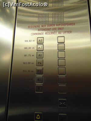 [P28] In lift » foto by GabrielaG
 - 
<span class="allrVoted glyphicon glyphicon-heart hidden" id="av747595"></span>
<a class="m-l-10 hidden" id="sv747595" onclick="voting_Foto_DelVot(,747595,4310)" role="button">șterge vot <span class="glyphicon glyphicon-remove"></span></a>
<a id="v9747595" class=" c-red"  onclick="voting_Foto_SetVot(747595)" role="button"><span class="glyphicon glyphicon-heart-empty"></span> <b>LIKE</b> = Votează poza</a> <img class="hidden"  id="f747595W9" src="/imagini/loader.gif" border="0" /><span class="AjErrMes hidden" id="e747595ErM"></span>