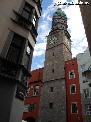 [P03] Innsbruck - Stadtturm, Turnul orașului, o altă atracție turistică.  » foto by iulianic
 - 
<span class="allrVoted glyphicon glyphicon-heart hidden" id="av698237"></span>
<a class="m-l-10 hidden" id="sv698237" onclick="voting_Foto_DelVot(,698237,4343)" role="button">șterge vot <span class="glyphicon glyphicon-remove"></span></a>
<a id="v9698237" class=" c-red"  onclick="voting_Foto_SetVot(698237)" role="button"><span class="glyphicon glyphicon-heart-empty"></span> <b>LIKE</b> = Votează poza</a> <img class="hidden"  id="f698237W9" src="/imagini/loader.gif" border="0" /><span class="AjErrMes hidden" id="e698237ErM"></span>