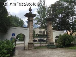 [P19] Hofburg Garden - Alte porti de intrare in parc » foto by mishu
 - 
<span class="allrVoted glyphicon glyphicon-heart hidden" id="av991528"></span>
<a class="m-l-10 hidden" id="sv991528" onclick="voting_Foto_DelVot(,991528,4343)" role="button">șterge vot <span class="glyphicon glyphicon-remove"></span></a>
<a id="v9991528" class=" c-red"  onclick="voting_Foto_SetVot(991528)" role="button"><span class="glyphicon glyphicon-heart-empty"></span> <b>LIKE</b> = Votează poza</a> <img class="hidden"  id="f991528W9" src="/imagini/loader.gif" border="0" /><span class="AjErrMes hidden" id="e991528ErM"></span>