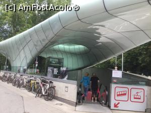 [P32] Innsbruck - Intrarea la funicular, creatia arhitectei Zaha Hadid » foto by mishu
 - 
<span class="allrVoted glyphicon glyphicon-heart hidden" id="av1002047"></span>
<a class="m-l-10 hidden" id="sv1002047" onclick="voting_Foto_DelVot(,1002047,4343)" role="button">șterge vot <span class="glyphicon glyphicon-remove"></span></a>
<a id="v91002047" class=" c-red"  onclick="voting_Foto_SetVot(1002047)" role="button"><span class="glyphicon glyphicon-heart-empty"></span> <b>LIKE</b> = Votează poza</a> <img class="hidden"  id="f1002047W9" src="/imagini/loader.gif" border="0" /><span class="AjErrMes hidden" id="e1002047ErM"></span>