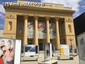 [P35] Innsbruck - Landestheater si o expozitie de fotografie in oras » foto by mishu
 - 
<span class="allrVoted glyphicon glyphicon-heart hidden" id="av1002050"></span>
<a class="m-l-10 hidden" id="sv1002050" onclick="voting_Foto_DelVot(,1002050,4343)" role="button">șterge vot <span class="glyphicon glyphicon-remove"></span></a>
<a id="v91002050" class=" c-red"  onclick="voting_Foto_SetVot(1002050)" role="button"><span class="glyphicon glyphicon-heart-empty"></span> <b>LIKE</b> = Votează poza</a> <img class="hidden"  id="f1002050W9" src="/imagini/loader.gif" border="0" /><span class="AjErrMes hidden" id="e1002050ErM"></span>