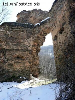 [P20] Ziduri, ruine » foto by Daniela H
 - 
<span class="allrVoted glyphicon glyphicon-heart hidden" id="av1357361"></span>
<a class="m-l-10 hidden" id="sv1357361" onclick="voting_Foto_DelVot(,1357361,4346)" role="button">șterge vot <span class="glyphicon glyphicon-remove"></span></a>
<a id="v91357361" class=" c-red"  onclick="voting_Foto_SetVot(1357361)" role="button"><span class="glyphicon glyphicon-heart-empty"></span> <b>LIKE</b> = Votează poza</a> <img class="hidden"  id="f1357361W9" src="/imagini/loader.gif" border="0" /><span class="AjErrMes hidden" id="e1357361ErM"></span>