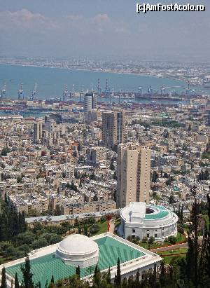 [P68] Haifa - Grădinile Bahá'í, vedere spre oraș din zona Balconului Yefe Nof » foto by mariana.olaru
 - 
<span class="allrVoted glyphicon glyphicon-heart hidden" id="av628748"></span>
<a class="m-l-10 hidden" id="sv628748" onclick="voting_Foto_DelVot(,628748,4368)" role="button">șterge vot <span class="glyphicon glyphicon-remove"></span></a>
<a id="v9628748" class=" c-red"  onclick="voting_Foto_SetVot(628748)" role="button"><span class="glyphicon glyphicon-heart-empty"></span> <b>LIKE</b> = Votează poza</a> <img class="hidden"  id="f628748W9" src="/imagini/loader.gif" border="0" /><span class="AjErrMes hidden" id="e628748ErM"></span>