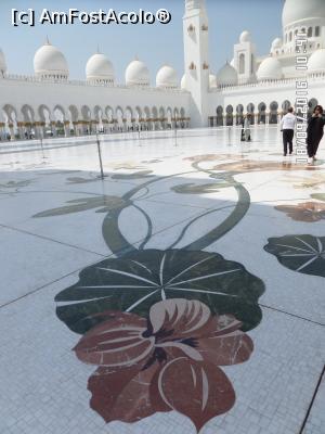 [P13] Motiv floral în mozaic - câtă muncă!  » foto by Alina53
 - 
<span class="allrVoted glyphicon glyphicon-heart hidden" id="av800417"></span>
<a class="m-l-10 hidden" id="sv800417" onclick="voting_Foto_DelVot(,800417,4375)" role="button">șterge vot <span class="glyphicon glyphicon-remove"></span></a>
<a id="v9800417" class=" c-red"  onclick="voting_Foto_SetVot(800417)" role="button"><span class="glyphicon glyphicon-heart-empty"></span> <b>LIKE</b> = Votează poza</a> <img class="hidden"  id="f800417W9" src="/imagini/loader.gif" border="0" /><span class="AjErrMes hidden" id="e800417ErM"></span>