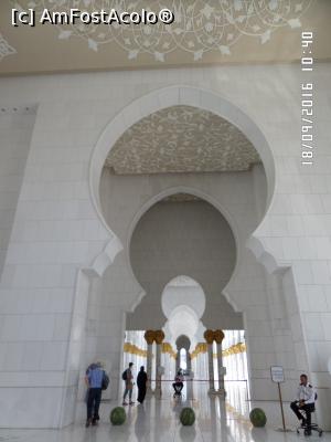 [P18] Simetrie în alb » foto by Alina53
 - 
<span class="allrVoted glyphicon glyphicon-heart hidden" id="av800425"></span>
<a class="m-l-10 hidden" id="sv800425" onclick="voting_Foto_DelVot(,800425,4375)" role="button">șterge vot <span class="glyphicon glyphicon-remove"></span></a>
<a id="v9800425" class=" c-red"  onclick="voting_Foto_SetVot(800425)" role="button"><span class="glyphicon glyphicon-heart-empty"></span> <b>LIKE</b> = Votează poza</a> <img class="hidden"  id="f800425W9" src="/imagini/loader.gif" border="0" /><span class="AjErrMes hidden" id="e800425ErM"></span>