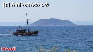 [P31] Insula Kelifos, văzută de la marginea mării, în Neos Marmaras » foto by Costi
 - 
<span class="allrVoted glyphicon glyphicon-heart hidden" id="av866921"></span>
<a class="m-l-10 hidden" id="sv866921" onclick="voting_Foto_DelVot(,866921,4378)" role="button">șterge vot <span class="glyphicon glyphicon-remove"></span></a>
<a id="v9866921" class=" c-red"  onclick="voting_Foto_SetVot(866921)" role="button"><span class="glyphicon glyphicon-heart-empty"></span> <b>LIKE</b> = Votează poza</a> <img class="hidden"  id="f866921W9" src="/imagini/loader.gif" border="0" /><span class="AjErrMes hidden" id="e866921ErM"></span>