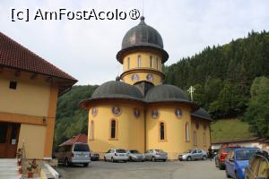 [P07] Mănăstirea Mălaia, Vâlcea, Biserica „Înălţarea Sfintei Cruci şi Sf. Mucenic Ioan Rusul” » foto by mprofeanu
 - 
<span class="allrVoted glyphicon glyphicon-heart hidden" id="av1396864"></span>
<a class="m-l-10 hidden" id="sv1396864" onclick="voting_Foto_DelVot(,1396864,4398)" role="button">șterge vot <span class="glyphicon glyphicon-remove"></span></a>
<a id="v91396864" class=" c-red"  onclick="voting_Foto_SetVot(1396864)" role="button"><span class="glyphicon glyphicon-heart-empty"></span> <b>LIKE</b> = Votează poza</a> <img class="hidden"  id="f1396864W9" src="/imagini/loader.gif" border="0" /><span class="AjErrMes hidden" id="e1396864ErM"></span>