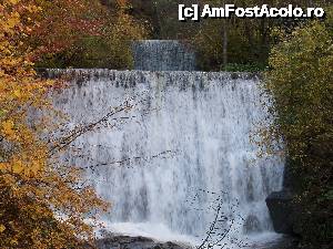 P04 [OCT-2013] La intrarea in traseul Valea lui Stan, cu 2km inainte de Barajul Vidraru