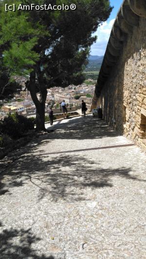 [P56] 55. Pentru a reveni la intrare, coborâm pe lângă zidul nord - vestic » foto by msnd
 - 
<span class="allrVoted glyphicon glyphicon-heart hidden" id="av780596"></span>
<a class="m-l-10 hidden" id="sv780596" onclick="voting_Foto_DelVot(,780596,4407)" role="button">șterge vot <span class="glyphicon glyphicon-remove"></span></a>
<a id="v9780596" class=" c-red"  onclick="voting_Foto_SetVot(780596)" role="button"><span class="glyphicon glyphicon-heart-empty"></span> <b>LIKE</b> = Votează poza</a> <img class="hidden"  id="f780596W9" src="/imagini/loader.gif" border="0" /><span class="AjErrMes hidden" id="e780596ErM"></span>