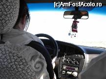 [P06] Eu la volan conducand prin desert ( ma bucur ca am gasit o poza facuta pe ascuns de sotul meu care statea in spate ) » foto by Pami*
 - 
<span class="allrVoted glyphicon glyphicon-heart hidden" id="av43688"></span>
<a class="m-l-10 hidden" id="sv43688" onclick="voting_Foto_DelVot(,43688,4422)" role="button">șterge vot <span class="glyphicon glyphicon-remove"></span></a>
<a id="v943688" class=" c-red"  onclick="voting_Foto_SetVot(43688)" role="button"><span class="glyphicon glyphicon-heart-empty"></span> <b>LIKE</b> = Votează poza</a> <img class="hidden"  id="f43688W9" src="/imagini/loader.gif" border="0" /><span class="AjErrMes hidden" id="e43688ErM"></span>