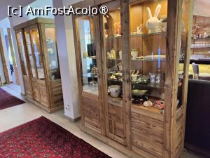 [P61] Teleferic Grand Hotel; prin lobby » foto by crismis
 - 
<span class="allrVoted glyphicon glyphicon-heart hidden" id="av1493470"></span>
<a class="m-l-10 hidden" id="sv1493470" onclick="voting_Foto_DelVot(,1493470,4449)" role="button">șterge vot <span class="glyphicon glyphicon-remove"></span></a>
<a id="v91493470" class=" c-red"  onclick="voting_Foto_SetVot(1493470)" role="button"><span class="glyphicon glyphicon-heart-empty"></span> <b>LIKE</b> = Votează poza</a> <img class="hidden"  id="f1493470W9" src="/imagini/loader.gif" border="0" /><span class="AjErrMes hidden" id="e1493470ErM"></span>