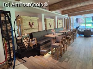 [P62] Teleferic Grand Hotel; prin lobby (bar) » foto by crismis
 - 
<span class="allrVoted glyphicon glyphicon-heart hidden" id="av1493471"></span>
<a class="m-l-10 hidden" id="sv1493471" onclick="voting_Foto_DelVot(,1493471,4449)" role="button">șterge vot <span class="glyphicon glyphicon-remove"></span></a>
<a id="v91493471" class=" c-red"  onclick="voting_Foto_SetVot(1493471)" role="button"><span class="glyphicon glyphicon-heart-empty"></span> <b>LIKE</b> = Votează poza</a> <img class="hidden"  id="f1493471W9" src="/imagini/loader.gif" border="0" /><span class="AjErrMes hidden" id="e1493471ErM"></span>