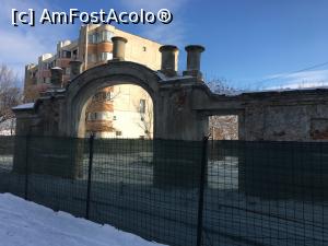 [P24] Poarta Hanului Turcesc » foto by Yersinia Pestis
 - 
<span class="allrVoted glyphicon glyphicon-heart hidden" id="av939642"></span>
<a class="m-l-10 hidden" id="sv939642" onclick="voting_Foto_DelVot(,939642,4457)" role="button">șterge vot <span class="glyphicon glyphicon-remove"></span></a>
<a id="v9939642" class=" c-red"  onclick="voting_Foto_SetVot(939642)" role="button"><span class="glyphicon glyphicon-heart-empty"></span> <b>LIKE</b> = Votează poza</a> <img class="hidden"  id="f939642W9" src="/imagini/loader.gif" border="0" /><span class="AjErrMes hidden" id="e939642ErM"></span>