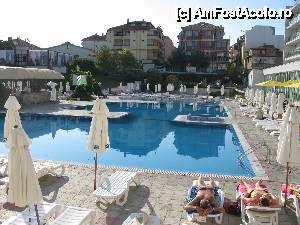 [P11] piscina dimineata :) cel mai placut loc pentru a-mi bea cafeaua » foto by corynateodora*
 - 
<span class="allrVoted glyphicon glyphicon-heart hidden" id="av461758"></span>
<a class="m-l-10 hidden" id="sv461758" onclick="voting_Foto_DelVot(,461758,4490)" role="button">șterge vot <span class="glyphicon glyphicon-remove"></span></a>
<a id="v9461758" class=" c-red"  onclick="voting_Foto_SetVot(461758)" role="button"><span class="glyphicon glyphicon-heart-empty"></span> <b>LIKE</b> = Votează poza</a> <img class="hidden"  id="f461758W9" src="/imagini/loader.gif" border="0" /><span class="AjErrMes hidden" id="e461758ErM"></span>