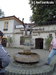 [P05] Prietenul vinului in piata din Tokaj » foto by ak-ar de rumÂn †
 - 
<span class="allrVoted glyphicon glyphicon-heart hidden" id="av335013"></span>
<a class="m-l-10 hidden" id="sv335013" onclick="voting_Foto_DelVot(,335013,4507)" role="button">șterge vot <span class="glyphicon glyphicon-remove"></span></a>
<a id="v9335013" class=" c-red"  onclick="voting_Foto_SetVot(335013)" role="button"><span class="glyphicon glyphicon-heart-empty"></span> <b>LIKE</b> = Votează poza</a> <img class="hidden"  id="f335013W9" src="/imagini/loader.gif" border="0" /><span class="AjErrMes hidden" id="e335013ErM"></span>