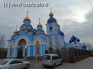 [P02] Mănăstirea Boian, Poarta, Fațada exterioară, În spatele ei Câte ceva din Mănăstire, în dreapta Paraclisul, de mici dimensiuni, cel cu cupole albastre » foto by mprofeanu
 - 
<span class="allrVoted glyphicon glyphicon-heart hidden" id="av1501431"></span>
<a class="m-l-10 hidden" id="sv1501431" onclick="voting_Foto_DelVot(,1501431,4521)" role="button">șterge vot <span class="glyphicon glyphicon-remove"></span></a>
<a id="v91501431" class=" c-red"  onclick="voting_Foto_SetVot(1501431)" role="button"><span class="glyphicon glyphicon-heart-empty"></span> <b>LIKE</b> = Votează poza</a> <img class="hidden"  id="f1501431W9" src="/imagini/loader.gif" border="0" /><span class="AjErrMes hidden" id="e1501431ErM"></span>