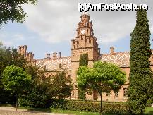 [P15] Univ. Cernauti - curtea centrala in stilul gradinilor venetiene, corp de cladire cu daltelarie in caramida, turn cu ceas si acoperit in tigla smaltuita colorata, cel mai probabil produsa la Radauti. » foto by cc_iordachescu
 - 
<span class="allrVoted glyphicon glyphicon-heart hidden" id="av41694"></span>
<a class="m-l-10 hidden" id="sv41694" onclick="voting_Foto_DelVot(,41694,4521)" role="button">șterge vot <span class="glyphicon glyphicon-remove"></span></a>
<a id="v941694" class=" c-red"  onclick="voting_Foto_SetVot(41694)" role="button"><span class="glyphicon glyphicon-heart-empty"></span> <b>LIKE</b> = Votează poza</a> <img class="hidden"  id="f41694W9" src="/imagini/loader.gif" border="0" /><span class="AjErrMes hidden" id="e41694ErM"></span>