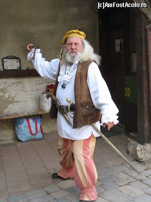 [P19] Un strajer al cetatii Rasnov, ramas aici de pe vremea razboaielor cu tatarii.  » foto by amanddor
 - 
<span class="allrVoted glyphicon glyphicon-heart hidden" id="av591497"></span>
<a class="m-l-10 hidden" id="sv591497" onclick="voting_Foto_DelVot(,591497,4548)" role="button">șterge vot <span class="glyphicon glyphicon-remove"></span></a>
<a id="v9591497" class=" c-red"  onclick="voting_Foto_SetVot(591497)" role="button"><span class="glyphicon glyphicon-heart-empty"></span> <b>LIKE</b> = Votează poza</a> <img class="hidden"  id="f591497W9" src="/imagini/loader.gif" border="0" /><span class="AjErrMes hidden" id="e591497ErM"></span>