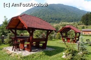 [P17] Vedere din gradina mirifica din spatele pensiunii (6)  » foto by a_vlad2009
 - 
<span class="allrVoted glyphicon glyphicon-heart hidden" id="av890792"></span>
<a class="m-l-10 hidden" id="sv890792" onclick="voting_Foto_DelVot(,890792,4548)" role="button">șterge vot <span class="glyphicon glyphicon-remove"></span></a>
<a id="v9890792" class=" c-red"  onclick="voting_Foto_SetVot(890792)" role="button"><span class="glyphicon glyphicon-heart-empty"></span> <b>LIKE</b> = Votează poza</a> <img class="hidden"  id="f890792W9" src="/imagini/loader.gif" border="0" /><span class="AjErrMes hidden" id="e890792ErM"></span>