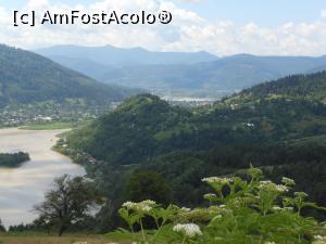 [P10] Pe Valea Bistriței, de la Piatra Neamț la Bicaz. Lacul Vaduri și Lacul Pângărați în plan îndepărtat. » foto by iulianic
 - 
<span class="allrVoted glyphicon glyphicon-heart hidden" id="av1187781"></span>
<a class="m-l-10 hidden" id="sv1187781" onclick="voting_Foto_DelVot(,1187781,4549)" role="button">șterge vot <span class="glyphicon glyphicon-remove"></span></a>
<a id="v91187781" class=" c-red"  onclick="voting_Foto_SetVot(1187781)" role="button"><span class="glyphicon glyphicon-heart-empty"></span> <b>LIKE</b> = Votează poza</a> <img class="hidden"  id="f1187781W9" src="/imagini/loader.gif" border="0" /><span class="AjErrMes hidden" id="e1187781ErM"></span>