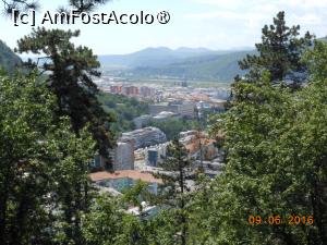 [P22] Piatra Neamt - Pietonal, urcand pe Cozla, vedere asupra orasului. » foto by iulianic
 - 
<span class="allrVoted glyphicon glyphicon-heart hidden" id="av1539070"></span>
<a class="m-l-10 hidden" id="sv1539070" onclick="voting_Foto_DelVot(,1539070,4549)" role="button">șterge vot <span class="glyphicon glyphicon-remove"></span></a>
<a id="v91539070" class=" c-red"  onclick="voting_Foto_SetVot(1539070)" role="button"><span class="glyphicon glyphicon-heart-empty"></span> <b>LIKE</b> = Votează poza</a> <img class="hidden"  id="f1539070W9" src="/imagini/loader.gif" border="0" /><span class="AjErrMes hidden" id="e1539070ErM"></span>