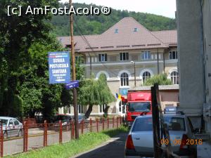 [P08] Piatra Neamț - Colegiul Național 'Calistrat Hogaș'. Imagine furată din curtea Poștei Centrale. » foto by iulianic
 - 
<span class="allrVoted glyphicon glyphicon-heart hidden" id="av752277"></span>
<a class="m-l-10 hidden" id="sv752277" onclick="voting_Foto_DelVot(,752277,4549)" role="button">șterge vot <span class="glyphicon glyphicon-remove"></span></a>
<a id="v9752277" class=" c-red"  onclick="voting_Foto_SetVot(752277)" role="button"><span class="glyphicon glyphicon-heart-empty"></span> <b>LIKE</b> = Votează poza</a> <img class="hidden"  id="f752277W9" src="/imagini/loader.gif" border="0" /><span class="AjErrMes hidden" id="e752277ErM"></span>