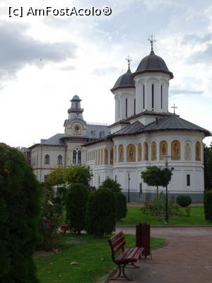 [P09] Biserica Negustorilor și picturile cu sibile și filosofi - Târgu Jiu.  » foto by tata123 🔱
 - 
<span class="allrVoted glyphicon glyphicon-heart hidden" id="av915523"></span>
<a class="m-l-10 hidden" id="sv915523" onclick="voting_Foto_DelVot(,915523,4551)" role="button">șterge vot <span class="glyphicon glyphicon-remove"></span></a>
<a id="v9915523" class=" c-red"  onclick="voting_Foto_SetVot(915523)" role="button"><span class="glyphicon glyphicon-heart-empty"></span> <b>LIKE</b> = Votează poza</a> <img class="hidden"  id="f915523W9" src="/imagini/loader.gif" border="0" /><span class="AjErrMes hidden" id="e915523ErM"></span>