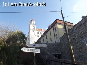 [P08] Bratislava - Si am ajuns la castel, dar mai avem putin pana la intrare, insa suntem ghidati » foto by mishu
 - 
<span class="allrVoted glyphicon glyphicon-heart hidden" id="av811408"></span>
<a class="m-l-10 hidden" id="sv811408" onclick="voting_Foto_DelVot(,811408,4596)" role="button">șterge vot <span class="glyphicon glyphicon-remove"></span></a>
<a id="v9811408" class=" c-red"  onclick="voting_Foto_SetVot(811408)" role="button"><span class="glyphicon glyphicon-heart-empty"></span> <b>LIKE</b> = Votează poza</a> <img class="hidden"  id="f811408W9" src="/imagini/loader.gif" border="0" /><span class="AjErrMes hidden" id="e811408ErM"></span>