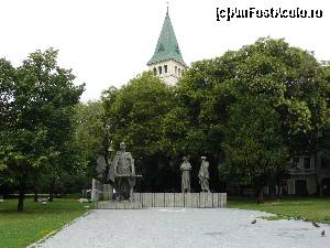 [P24] Monumentul Revoltei Nationale Slovace, Bratislava » foto by stellinna
 - 
<span class="allrVoted glyphicon glyphicon-heart hidden" id="av678239"></span>
<a class="m-l-10 hidden" id="sv678239" onclick="voting_Foto_DelVot(,678239,4596)" role="button">șterge vot <span class="glyphicon glyphicon-remove"></span></a>
<a id="v9678239" class=" c-red"  onclick="voting_Foto_SetVot(678239)" role="button"><span class="glyphicon glyphicon-heart-empty"></span> <b>LIKE</b> = Votează poza</a> <img class="hidden"  id="f678239W9" src="/imagini/loader.gif" border="0" /><span class="AjErrMes hidden" id="e678239ErM"></span>